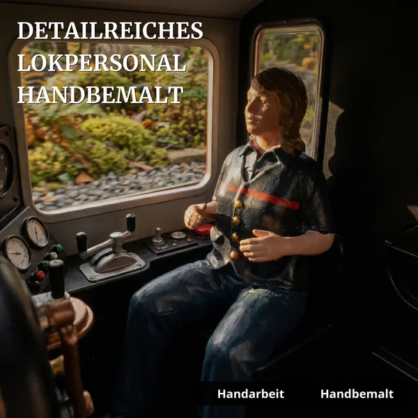 Lokführerin Nicole sitzend – handbemalte Spur-G-Figur für den Führerstand - Detailreiches Lokpersonal handbemalt