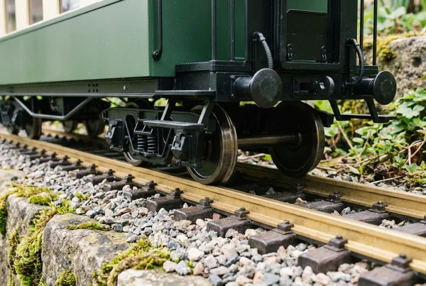 Wie Drehgestell Spur G Personenwagen richtig einbauen – Detailansicht
