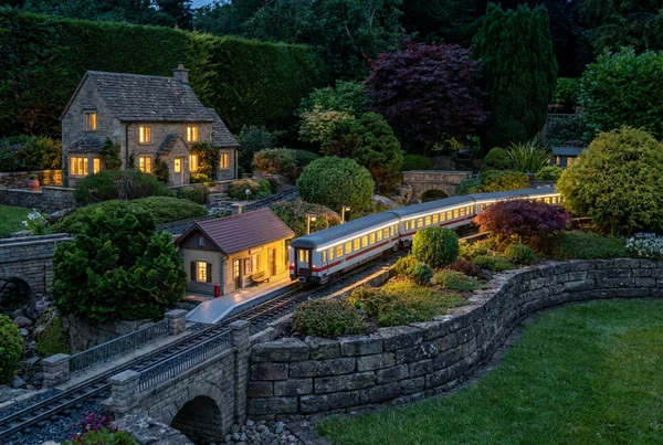 Wie Puffer für Lichtleisten Gartenbahn richtig anschließen in der Praxis