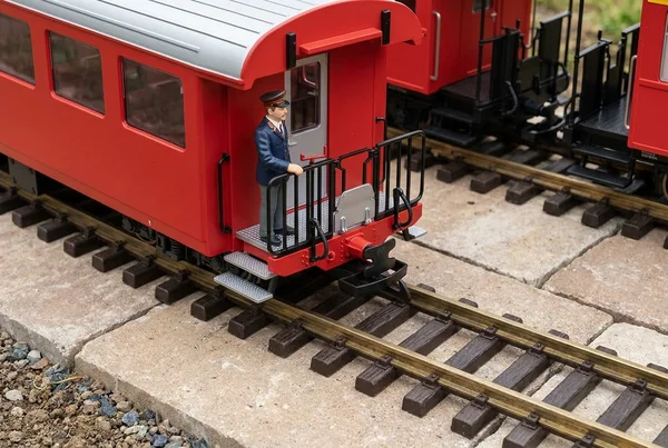 Passende Figuren für 7 Fenster Personenwagen Spur G in der Praxis
