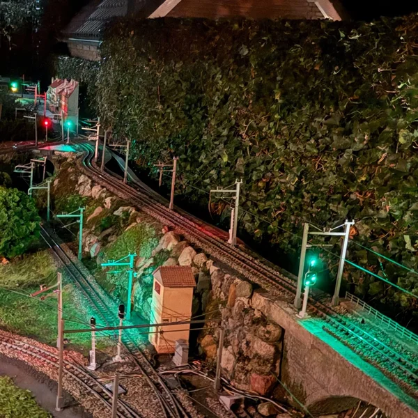 Lichtsignal Kopf mit Abdeckung 4-fach RhB Spur G für Typ L ML-Train 83804628_auswahl3