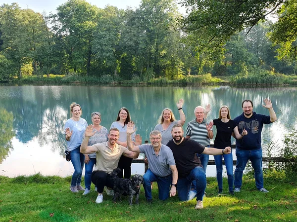 ML-Train Team