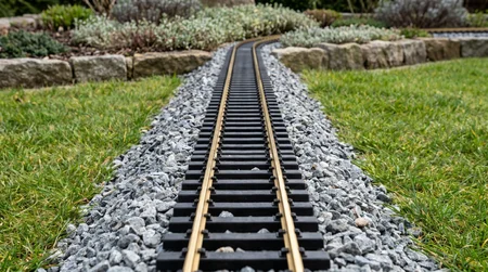 Gartenbahn Gleise frostsicher verlegen und stabilisieren: Profi-Anleitung