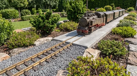 Gartenbahn Unterbau: Beton oder Schotterbett – Was ist besser?