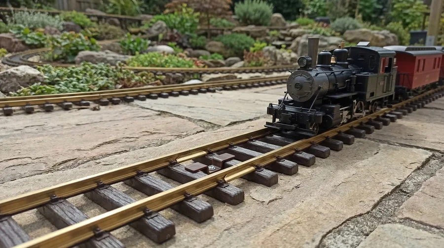 Gleisklammer braun Spur G – 10 Stück Gleisfixierung für Gartenbahn ML-Train 81010050 - Detaillierte Übersicht